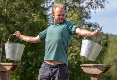SLET: Mímir Kristjánsson forteller selv at han slet med venstre arm under konkurransen. Foto: Alex Iversen / TV 2 SLET: Mímir Kristjánsson forteller selv at han slet med venstre arm under konkurransen. Foto: Alex Iversen / TV 2